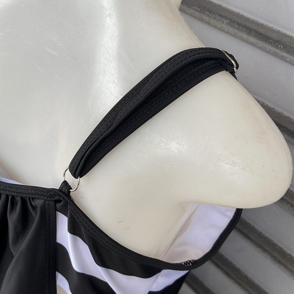 Black/White Swim Top Size XXL - Picture 5 of 6